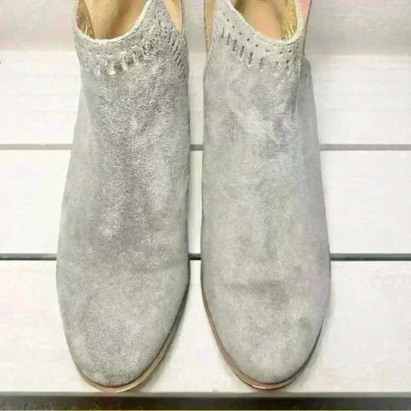 Lucky Brand Women’s Bustina Gray Laser Cut Ankle Booties Boots Size 9.5 M - Picture 7 of 13